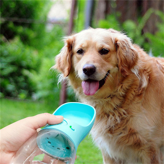 Garrafa Portátil para Cães com Dispensador de Água – Ideal para Passeios e Viagens